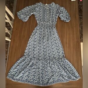 Max Studio Blue and White Floral Dress Size Small